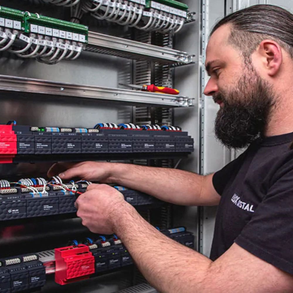 Installateur partenaire Domovial au travail